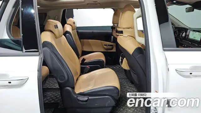 Kia Carnival 2023 — Şəkil 9/20