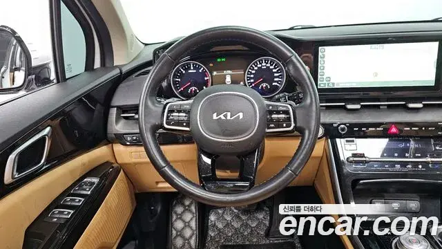 Kia Carnival 2023 — Şəkil 18/20