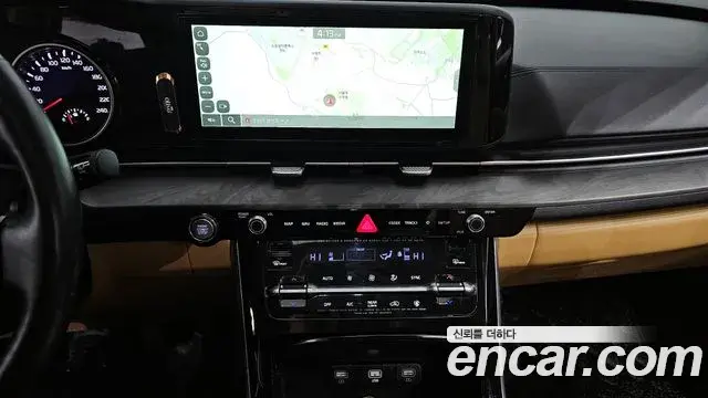 Kia Carnival 2023 — Şəkil 19/20