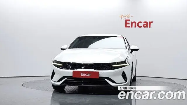 Kia K5 2023 — Photo 10/20