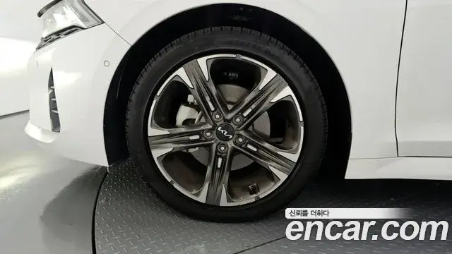Kia K5 2023 — Photo 14/20