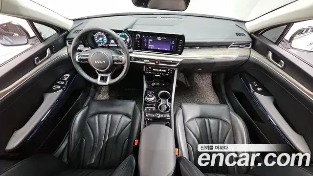 Kia K5 2023 — Photo 5/20