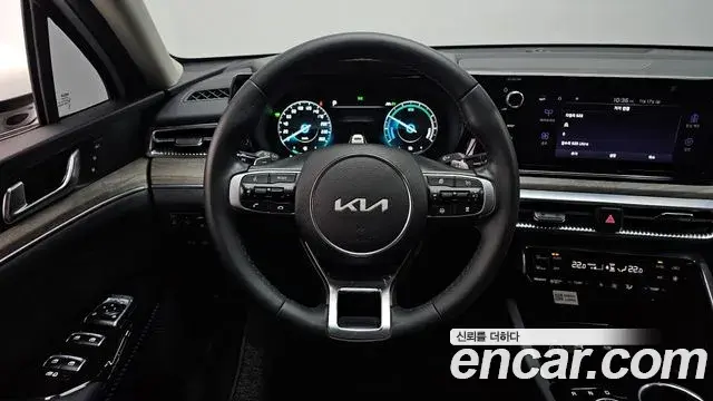 Kia K5 2023 — Photo 4/20