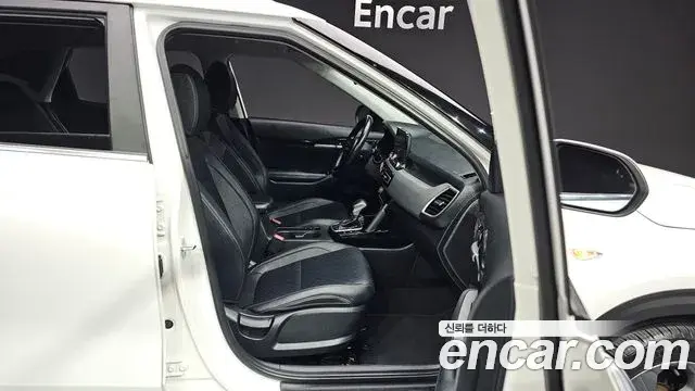 Kia Seltos 2022 — Şəkil 7/20