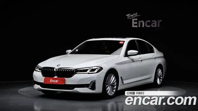 BMW 5 Series 2021 — Фото 1/20