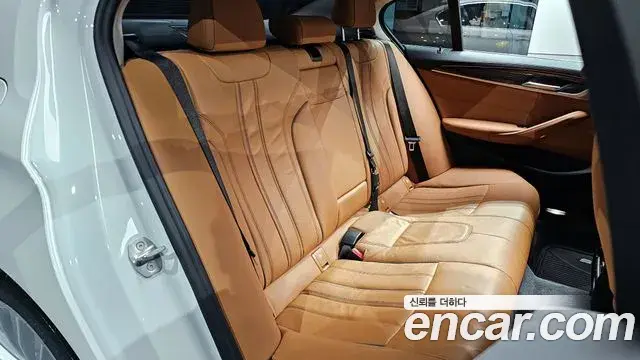 BMW 5 Series 2021 — Фото 12/20