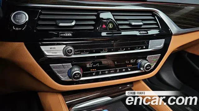 BMW 5 Series 2021 — Фото 17/20