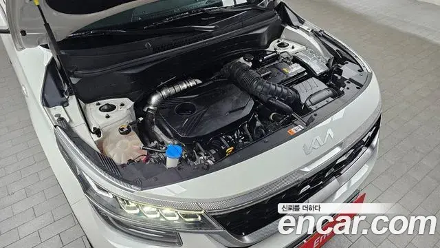 Kia Seltos 2022 — ფოტო 13/20