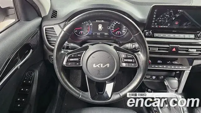 Kia Seltos 2022 — ფოტო 10/20