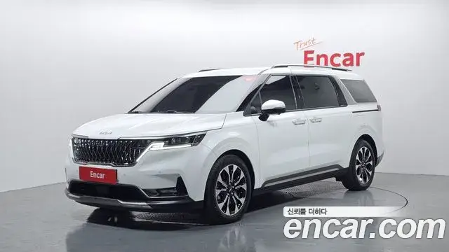 Kia Carnival 2022 — ფოტო 6/20