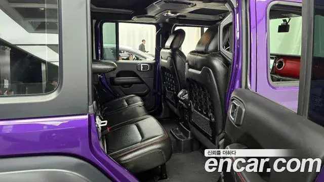 Jeep Wrangler 2023 — ფოტო 5/20