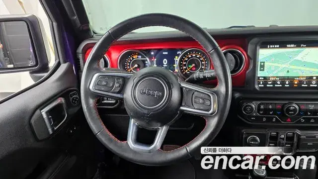 Jeep Wrangler 2023 — ფოტო 14/20
