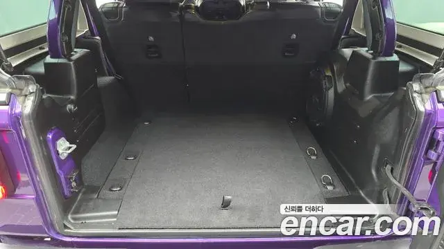 Jeep Wrangler 2023 — ფოტო 11/20