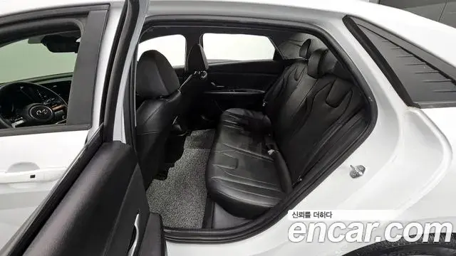Hyundai The New Avante Hybrid 2022 — ფოტო 4/20