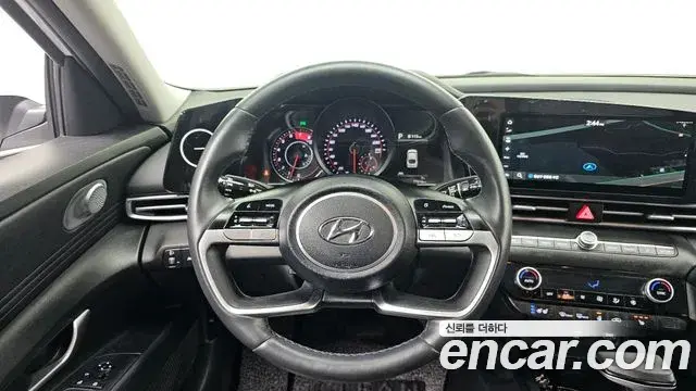 Hyundai The New Avante Hybrid 2022 — ფოტო 9/20