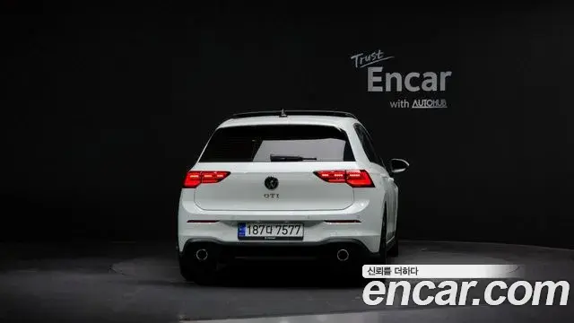 Volkswagen Golf 2023 — ფოტო 10/20