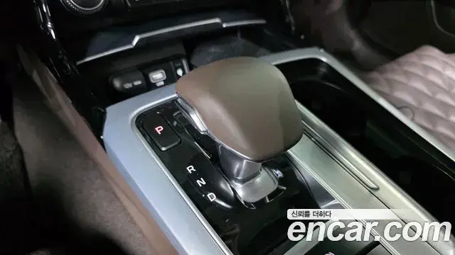 Kia Stinger Meister 2022 — ფოტო 5/20