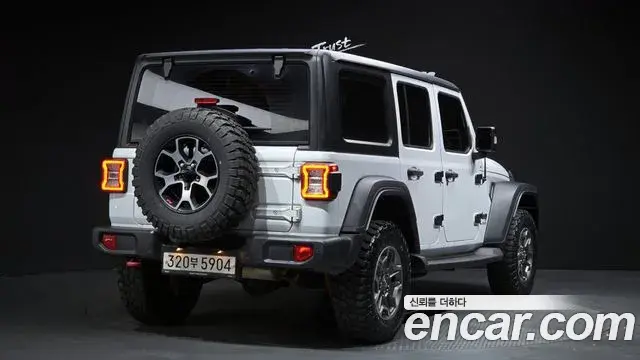 Jeep Wrangler 2018 — ფოტო 9/20