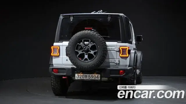 Jeep Wrangler 2018 — ფოტო 4/20
