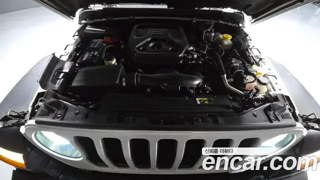 Jeep Wrangler 2018 — ფოტო 20/20