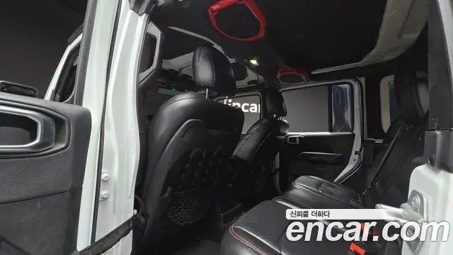 Jeep Wrangler 2018 — ფოტო 11/20