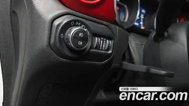 Jeep Wrangler 2018 — ფოტო 17/20