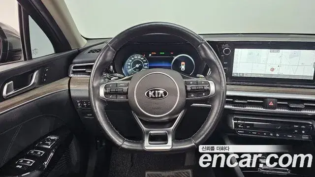 Kia K5 2021 — Şəkil 18/20