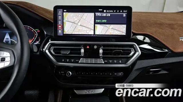 BMW X4 2023 — Photo 8/20