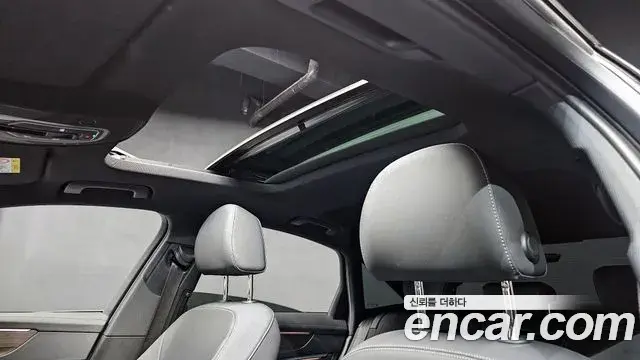 Audi A6 2022 — ფოტო 14/20