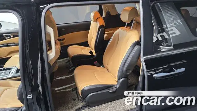 Kia Carnival 2021 — Фото 11/20