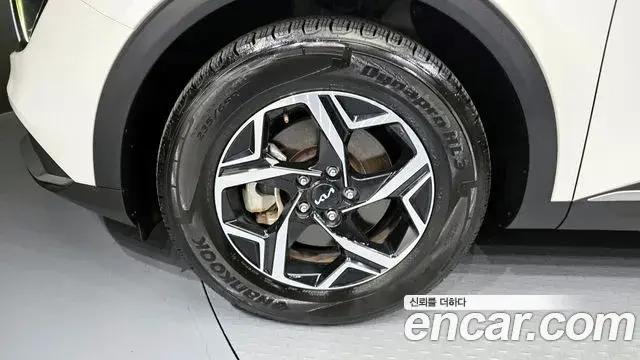 Kia Sportage 2022 — ფოტო 1/20