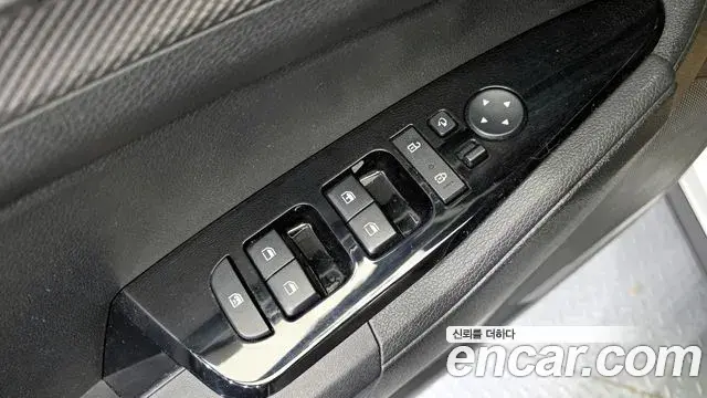 Kia Sportage 2022 — ფოტო 15/20