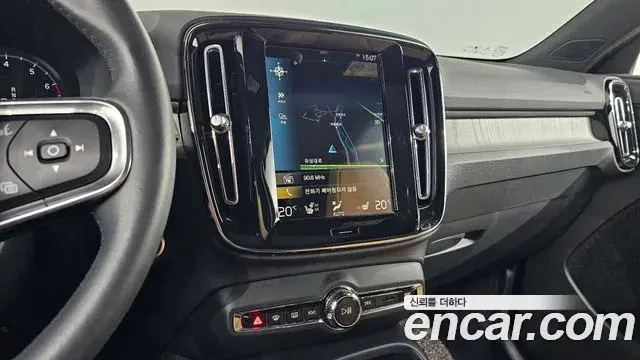 Volvo XC40 2021 — Şəkil 10/20