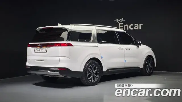 Kia Carnival 2022 — ფოტო 16/20