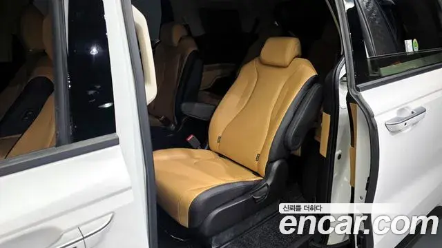 Kia Carnival 2022 — ფოტო 1/20