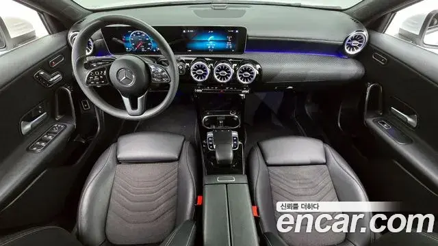 Mercedes-Benz A-Class 2020 — Şəkil 16/20