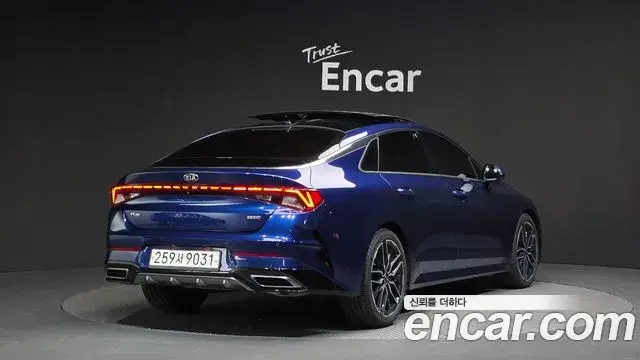 Kia K5 2020 — ფოტო 8/20