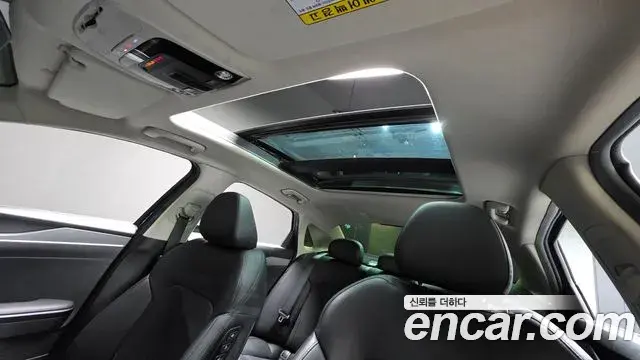 Kia K5 2020 — ფოტო 6/20
