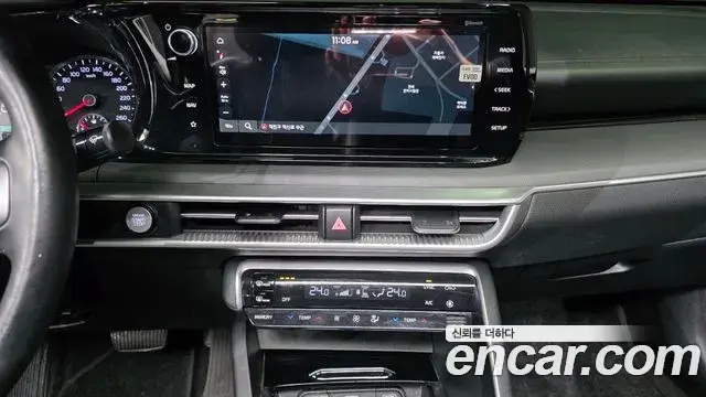 Kia K5 2020 — ფოტო 14/20