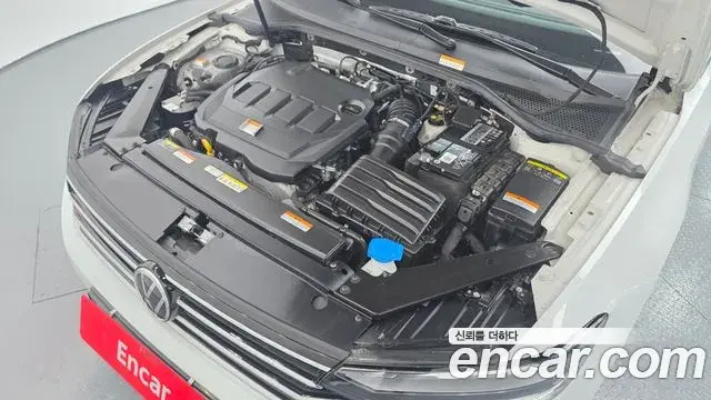 Volkswagen Passat GT 2022 — Photo 4/20