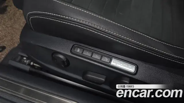 Volkswagen Passat GT 2022 — Photo 19/20
