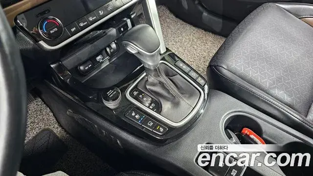 Kia Seltos 2021 — ფოტო 17/20