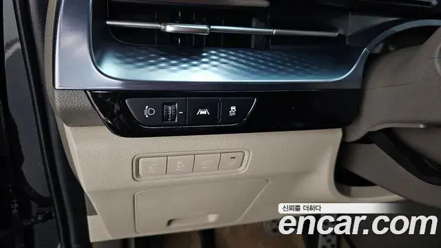 Kia Carnival 2021 — Şəkil 16/20