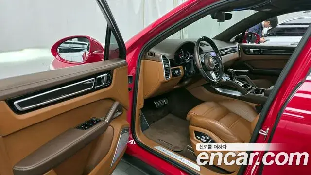 Porsche Cayenne 2020 — Фото 10/20