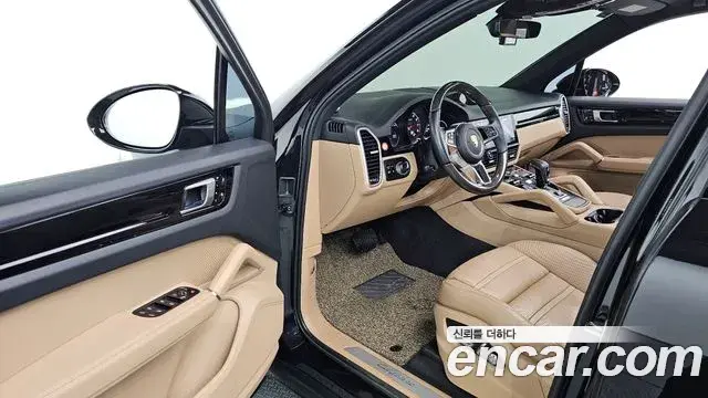Porsche Cayenne 2019 — Фото 11/20