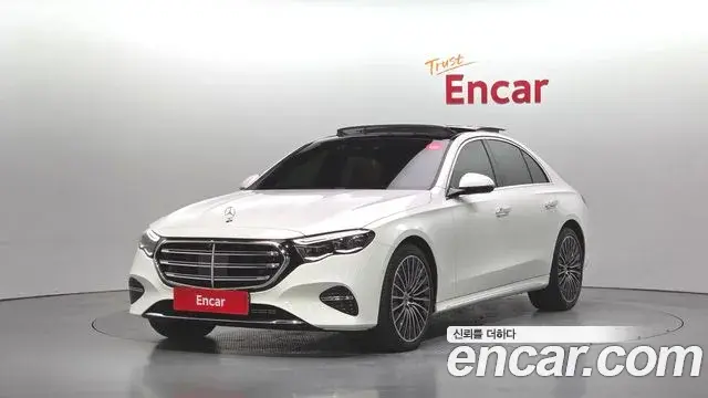 Mercedes-Benz E-Class 2024 — Photo 1/20