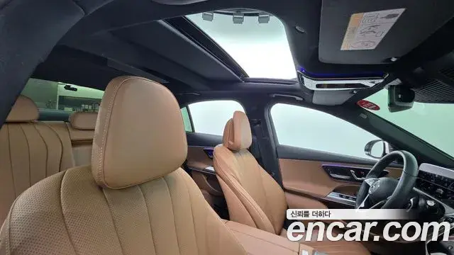 Mercedes-Benz E-Class 2024 — Photo 13/20
