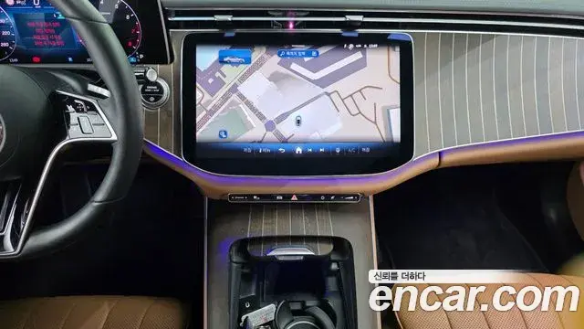 Mercedes-Benz E-Class 2024 — Photo 6/20