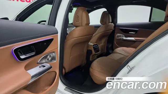 Mercedes-Benz E-Class 2024 — Photo 3/20