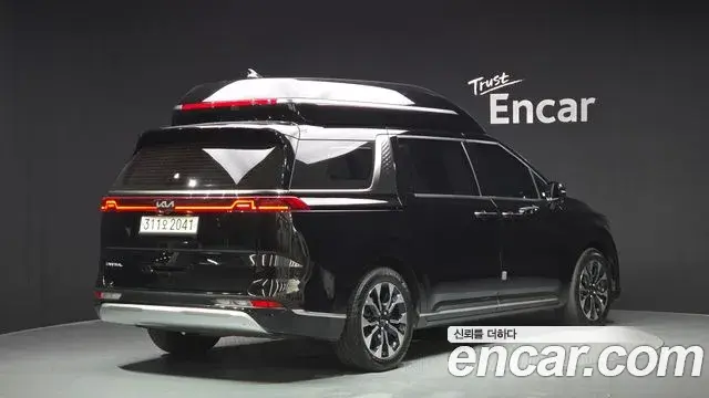 Kia Carnival 2022 — Фото 2/20